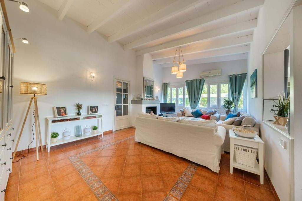 Biniali  Magnifica Villa Tranquila En El Centro De Mallorca מראה חיצוני תמונה